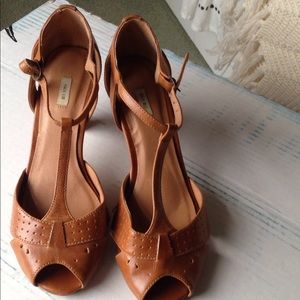 Kimchi blue peep toe shoes